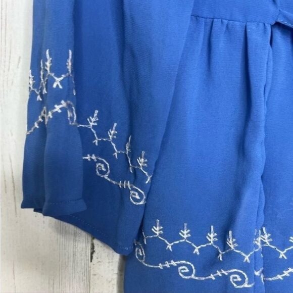 Zinga Girls Bohemian Floral Embroidered Top Blue White Size Large - Picture 4 of 8